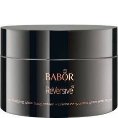 Rozświetlający krem do pielęgnacji ciała o działaniu anti-aging. anti-aging glow body cream