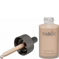 Matujący podkład o lekkiej konsystencji. Mattifying Foundation 01 ivory