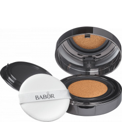 Płynny podkład w poduszeczce, idealny do torebki i na podróż. Cushion Foundation 03 almond